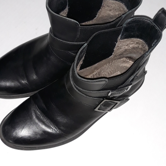 Umberto Raffini black leather buckle ankle boots. Size 6.5 - Picture 3 of 12